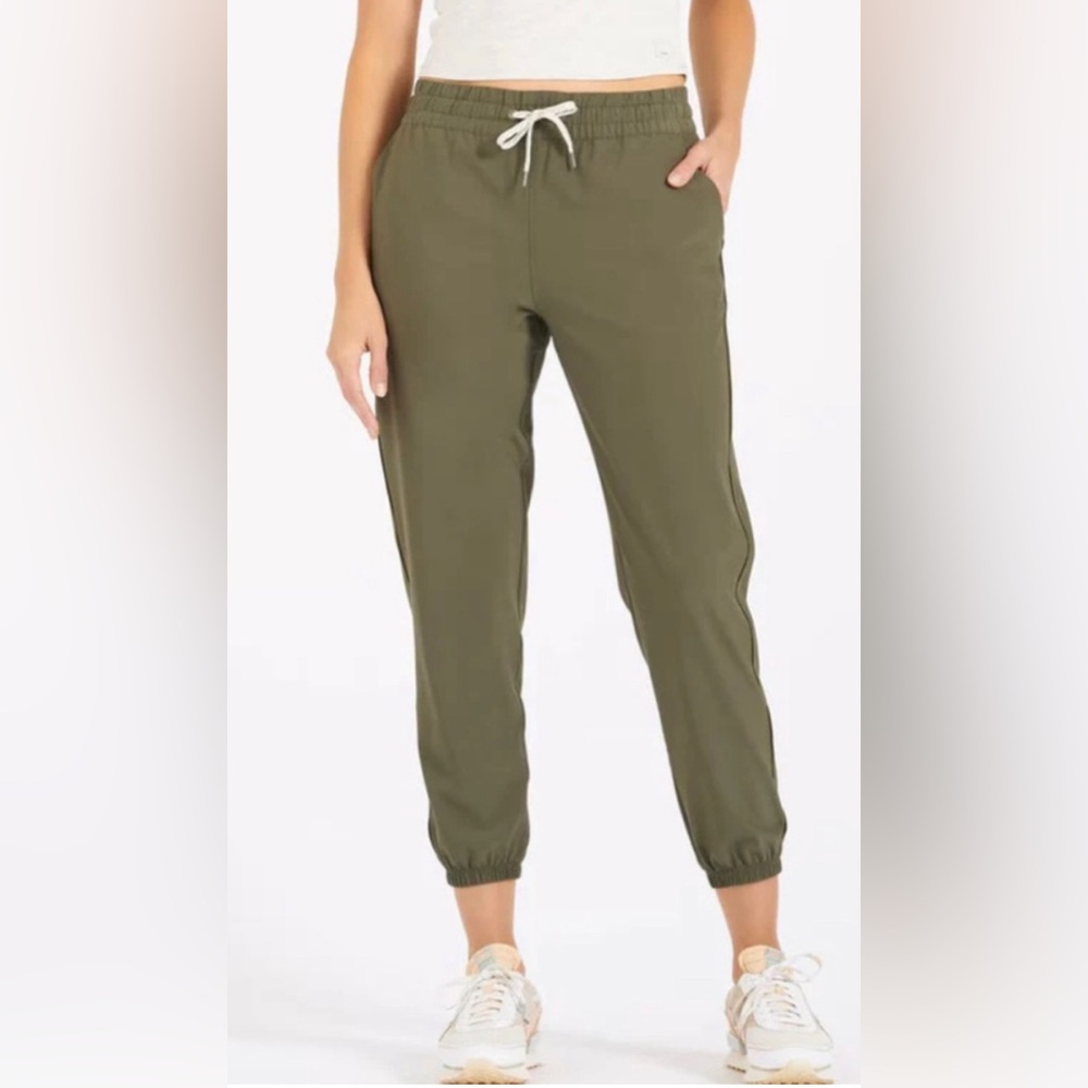 NWT Vuori Weekend Jogger